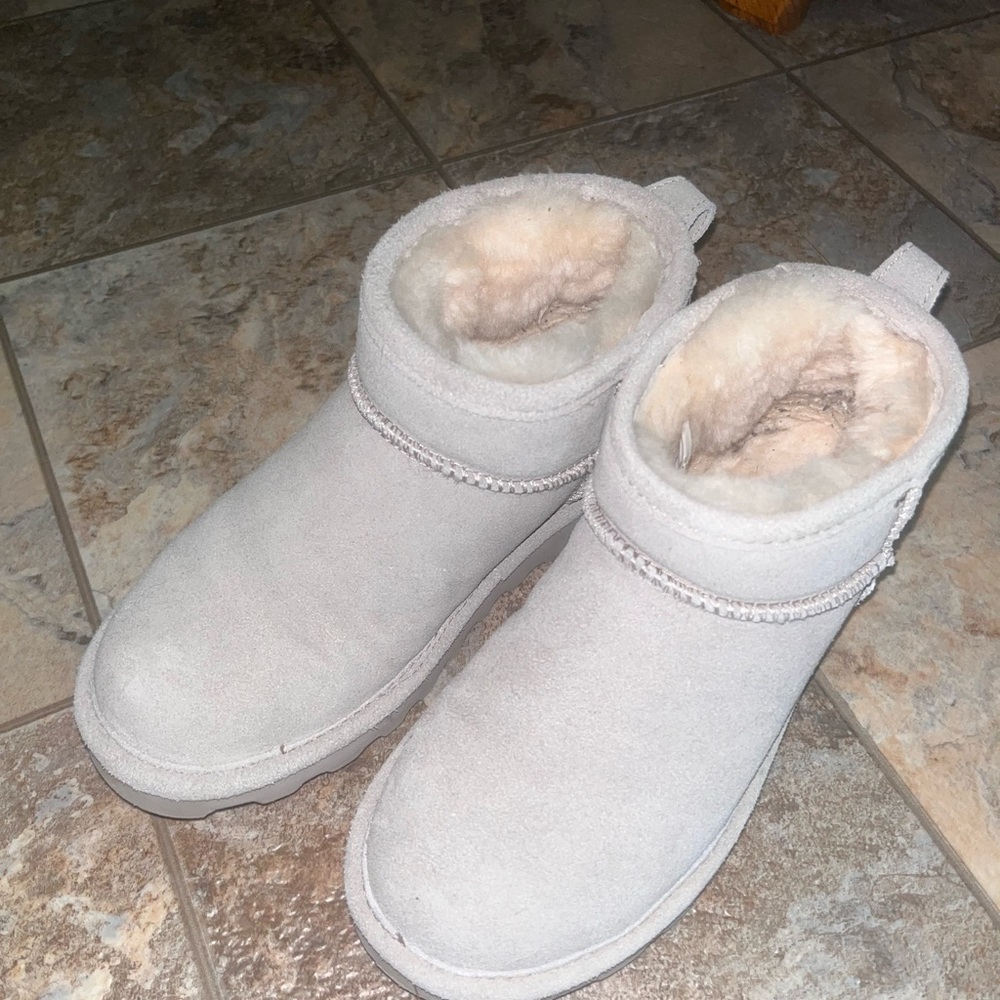 BearPaw Gray Winter Boots